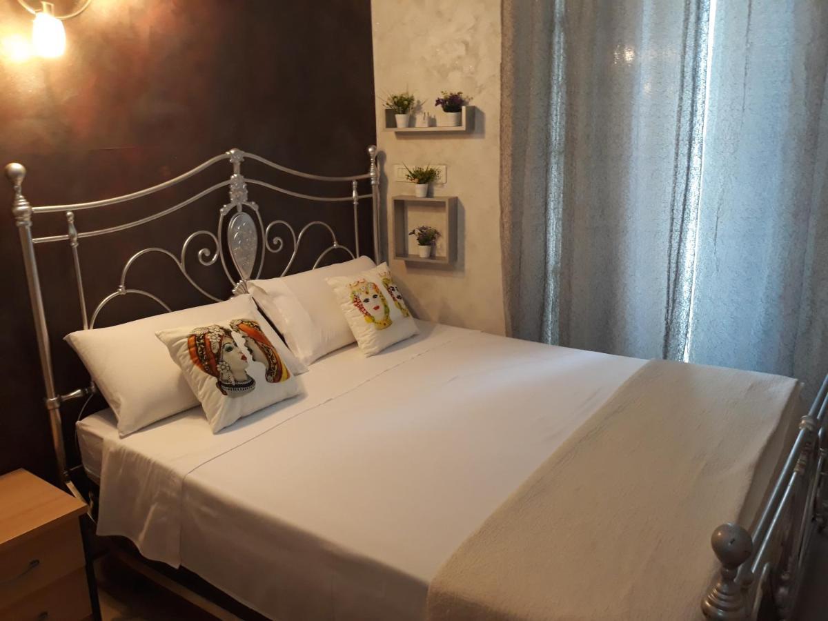 B&B Sotto Gli Archi Catania Exterior photo
